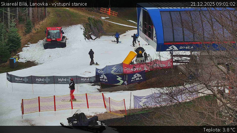 Skiareál Bílá - Lanovka - výstupní stanice - 21.12.2025 v 09:01