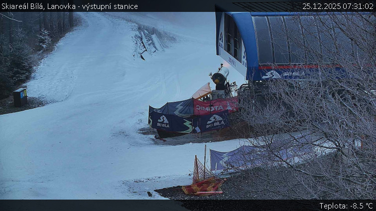 Skiareál Bílá - Lanovka - výstupní stanice - 25.12.2025 v 07:31