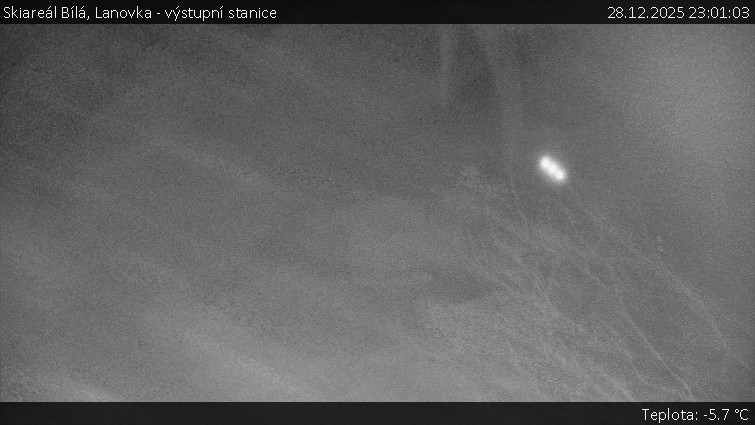 Skiareál Bílá - Lanovka - výstupní stanice - 28.12.2025 v 23:01