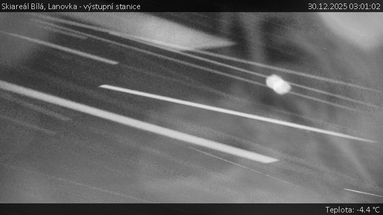 Skiareál Bílá - Lanovka - výstupní stanice - 30.12.2025 v 03:01