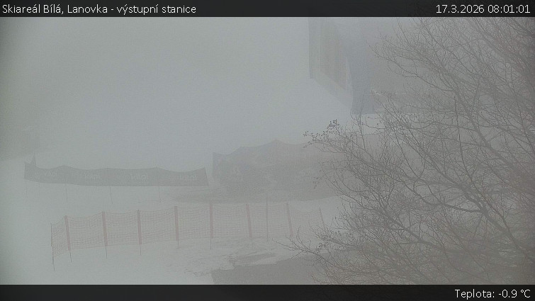 Skiareál Bílá - Lanovka - výstupní stanice - 17.3.2026 v 08:01