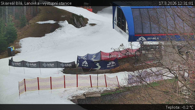 Skiareál Bílá - Lanovka - výstupní stanice - 17.3.2026 v 12:31