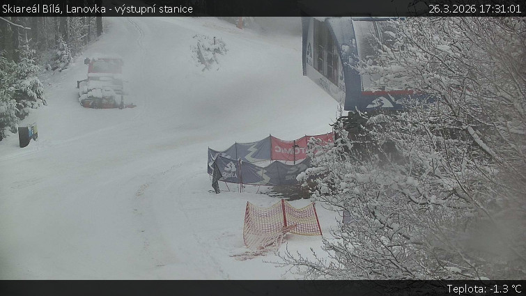 Skiareál Bílá - Lanovka - výstupní stanice - 26.3.2026 v 17:31