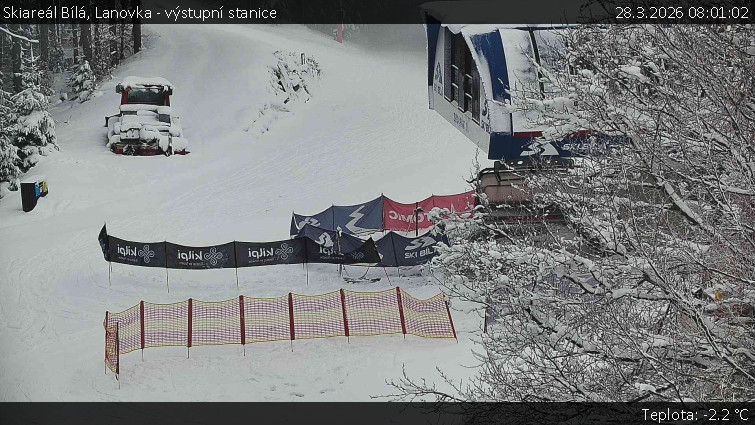 Skiareál Bílá - Lanovka - výstupní stanice - 28.3.2026 v 08:01