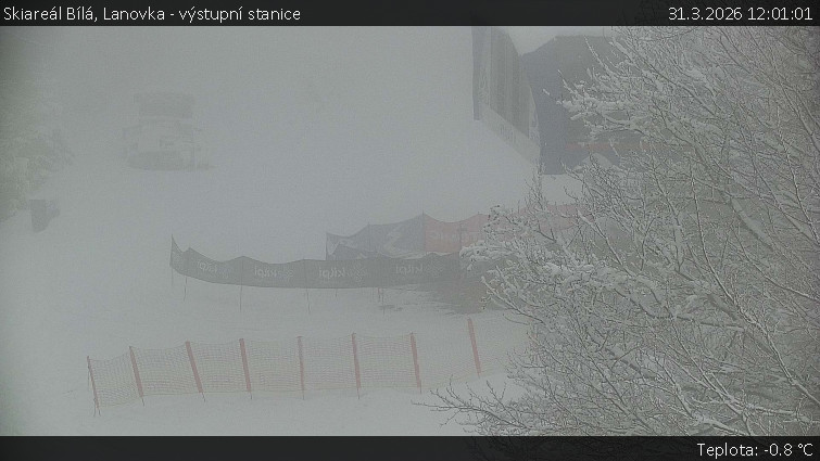 Skiareál Bílá - Lanovka - výstupní stanice - 31.3.2026 v 12:01