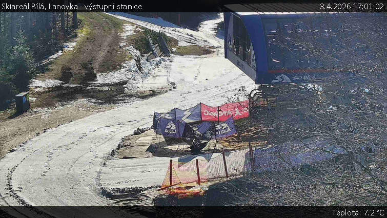 Skiareál Bílá - Lanovka - výstupní stanice - 3.4.2026 v 17:01