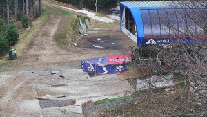 Skiareál Bílá - Lanovka - výstupní stanice - 14.4.2026 v 06:31 Skiareál Bílá - Lanovka - výstupní stanice - 14.4.2026 v 06:31