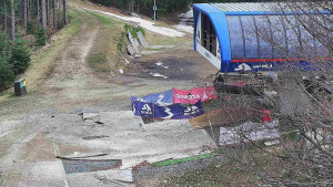 Skiareál Bílá - Lanovka - výstupní stanice - 14.4.2026 v 07:31 Skiareál Bílá - Lanovka - výstupní stanice - 14.4.2026 v 07:31
