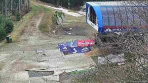Skiareál Bílá - Lanovka - výstupní stanice - 14.4.2026 v 11:31 Skiareál Bílá - Lanovka - výstupní stanice - 14.4.2026 v 11:31