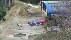 Skiareál Bílá - Lanovka - výstupní stanice - 14.4.2026 v 13:31 Skiareál Bílá - Lanovka - výstupní stanice - 14.4.2026 v 13:31