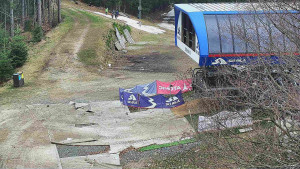 Skiareál Bílá - Lanovka - výstupní stanice - 14.4.2026 v 15:31 Skiareál Bílá - Lanovka - výstupní stanice - 14.4.2026 v 15:31