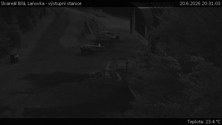 Skiareál Bílá - Lanovka - výstupní stanice - 20.6.2026 v 20:31
