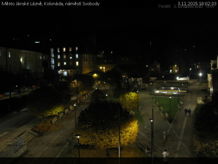 Město Jánské Lázně - Kolonáda, náměstí Svobody - 3.11.2025 v 18:02
