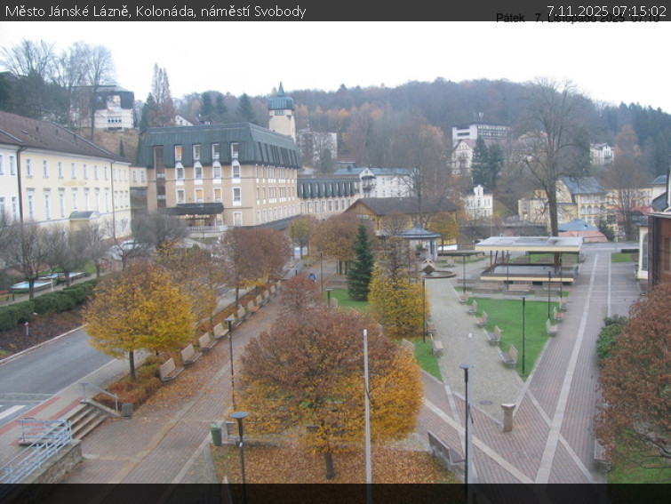 Město Jánské Lázně - Kolonáda, náměstí Svobody - 7.11.2025 v 07:15