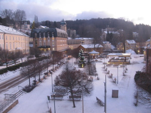 Město Jánské Lázně - Kolonáda, náměstí Svobody - 30.12.2025 v 07:45