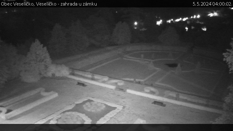 Obec Veselíčko - Veselíčko - zahrada u zámku - 5.5.2024 v 04:00