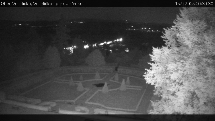 Obec Veselíčko - Veselíčko - park u zámku - 15.9.2025 v 20:30
