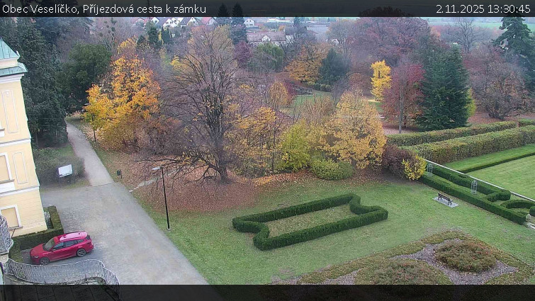 Obec Veselíčko - Příjezdová cesta k zámku - 2.11.2025 v 13:30 Obec Veselíčko - Příjezdová cesta k zámku - 2.11.2025 v 13:30