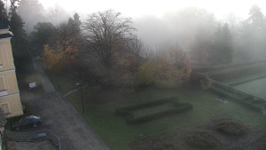 Obec Veselíčko - Příjezdová cesta k zámku - 5.11.2025 v 06:30 Obec Veselíčko - Příjezdová cesta k zámku - 5.11.2025 v 06:30