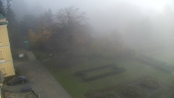 Příjezdová cesta k zámku