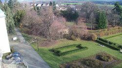 Příjezdová cesta k zámku