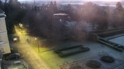 Příjezdová cesta k zámku