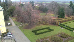 Příjezdová cesta k zámku