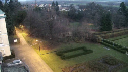 Příjezdová cesta k zámku