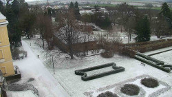 Příjezdová cesta k zámku