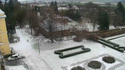 Příjezdová cesta k zámku