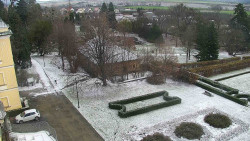 Příjezdová cesta k zámku