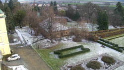 Příjezdová cesta k zámku