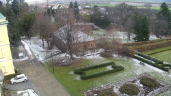 Příjezdová cesta k zámku