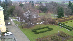 Příjezdová cesta k zámku