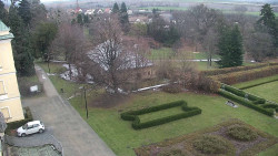 Příjezdová cesta k zámku