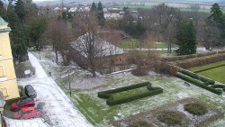 Příjezdová cesta k zámku