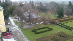 Příjezdová cesta k zámku