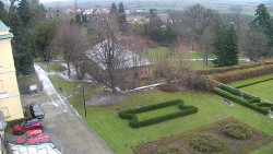 Příjezdová cesta k zámku