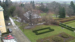 Příjezdová cesta k zámku