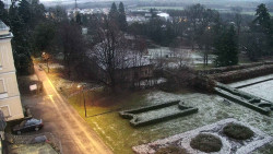 Příjezdová cesta k zámku