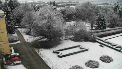 Příjezdová cesta k zámku