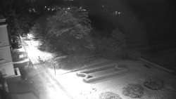 Příjezdová cesta k zámku