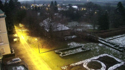 Příjezdová cesta k zámku