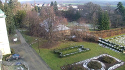 Příjezdová cesta k zámku