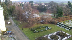 Příjezdová cesta k zámku