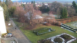 Příjezdová cesta k zámku