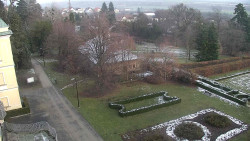 Příjezdová cesta k zámku