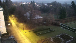 Příjezdová cesta k zámku