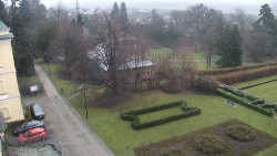 Příjezdová cesta k zámku