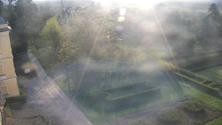 Příjezdová cesta k zámku